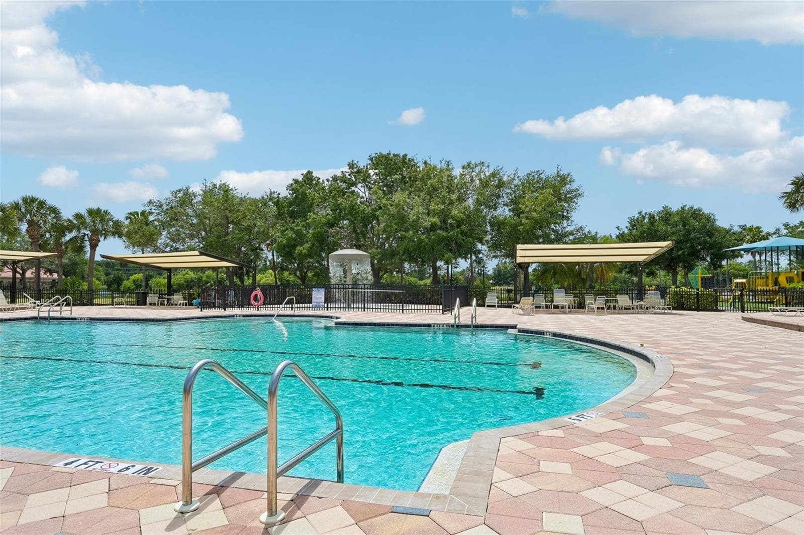 BEAUTIFUL HEATED POOL WITH SHADED LOUNGE SEATING - 1003 FAIRWAYCOVE LN #201, BRADENTON