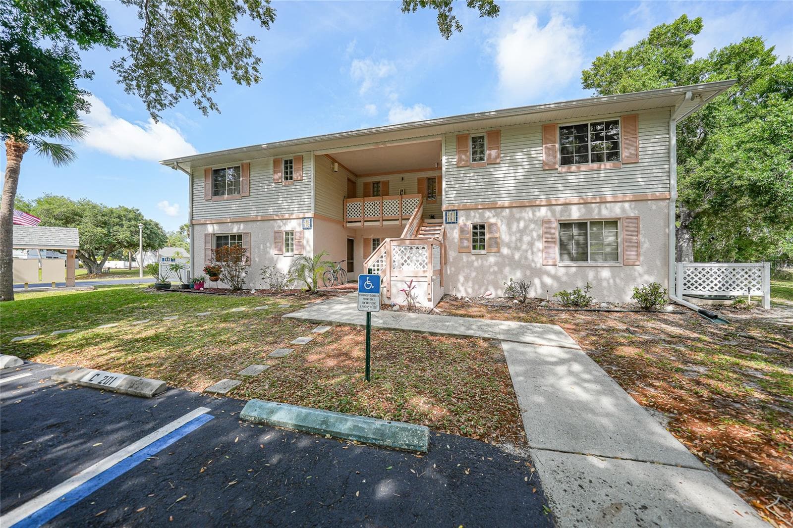 1051 FORREST NELSON BLVD #201