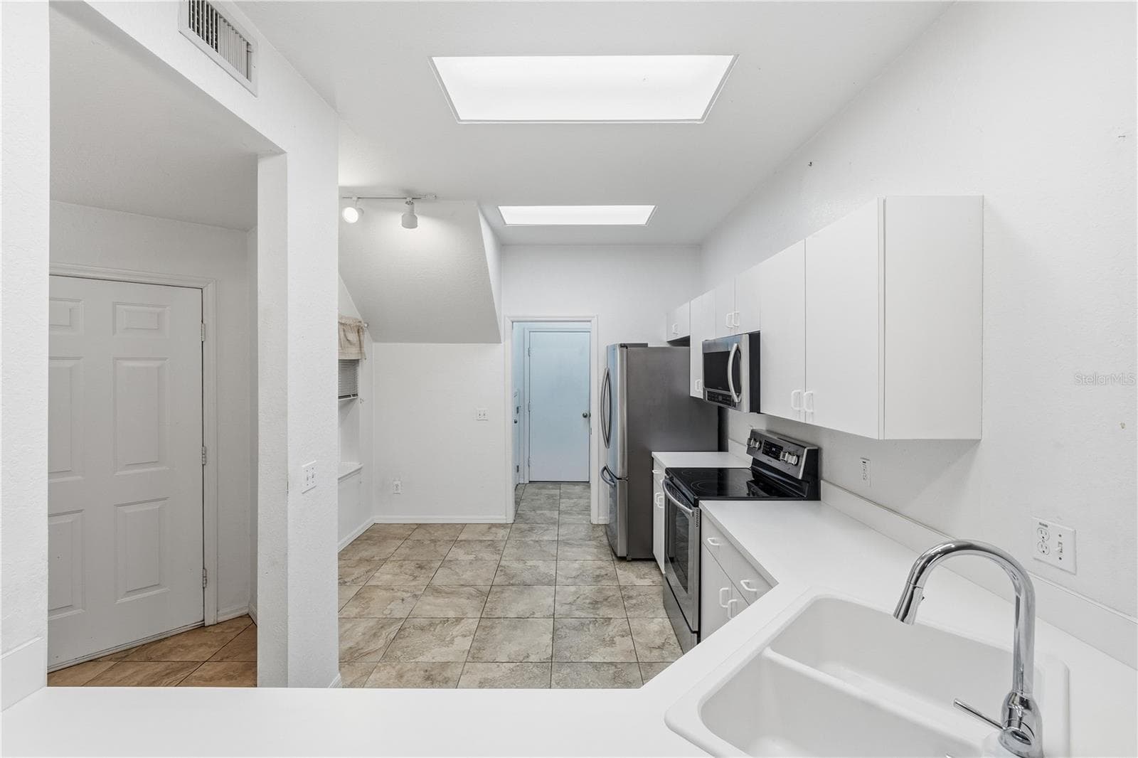 Condominium at 22128 LITTLE LAGOON CT, LUTZ, photo 17 of 39