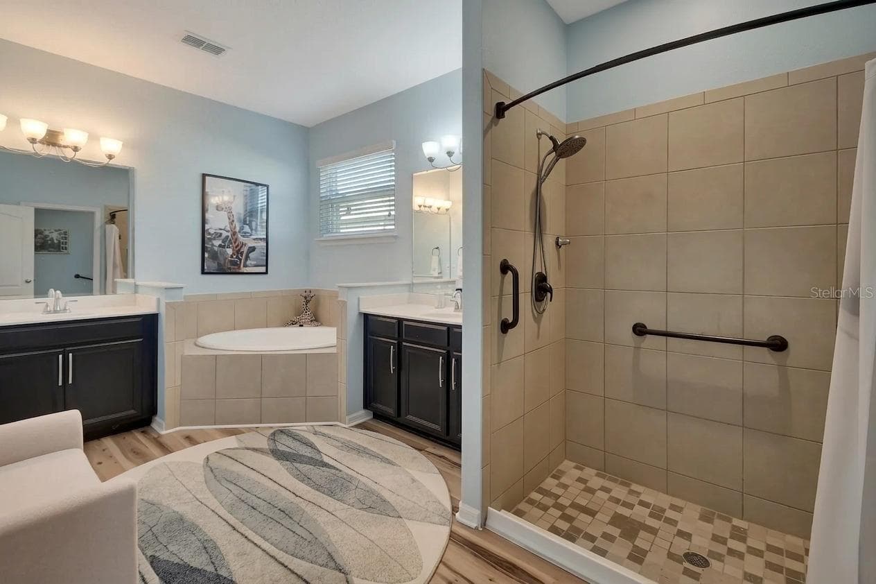 Primary en-suite bathroom - 337 ORCHARD HILL ST, DELAND