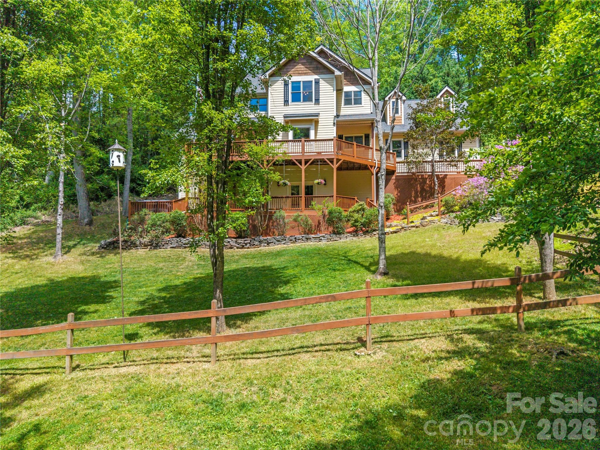 Single Family Residence at 128 Churchill Downs Drive, Fairview, photo 9 of 54