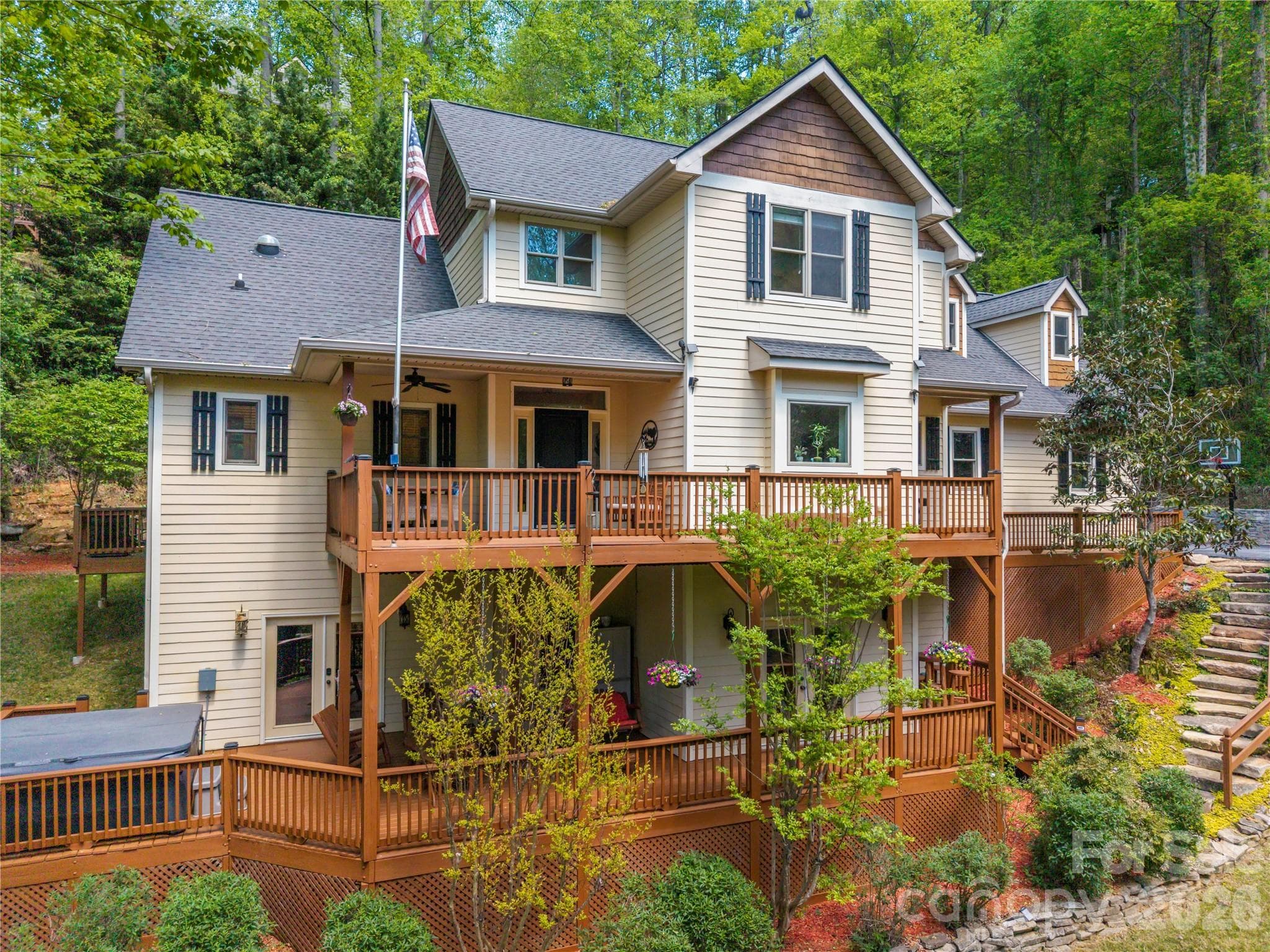 Single Family Residence at 128 Churchill Downs Drive, Fairview, photo 10 of 54