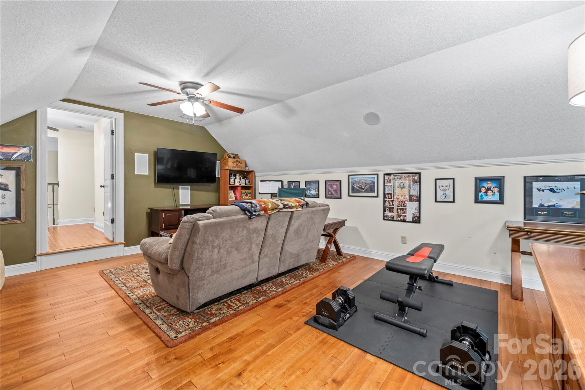Single Family Residence at 128 Churchill Downs Drive, Fairview, photo 34 of 54