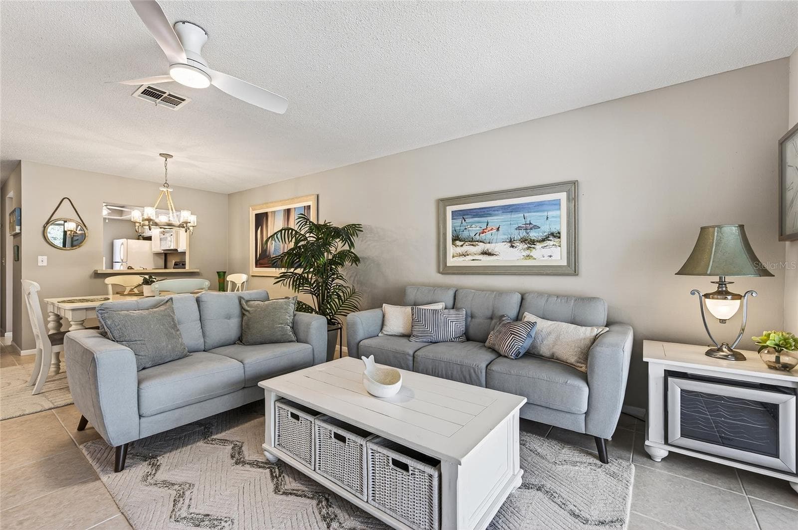Living Room - 360 THREE LAKES LN #J, VENICE