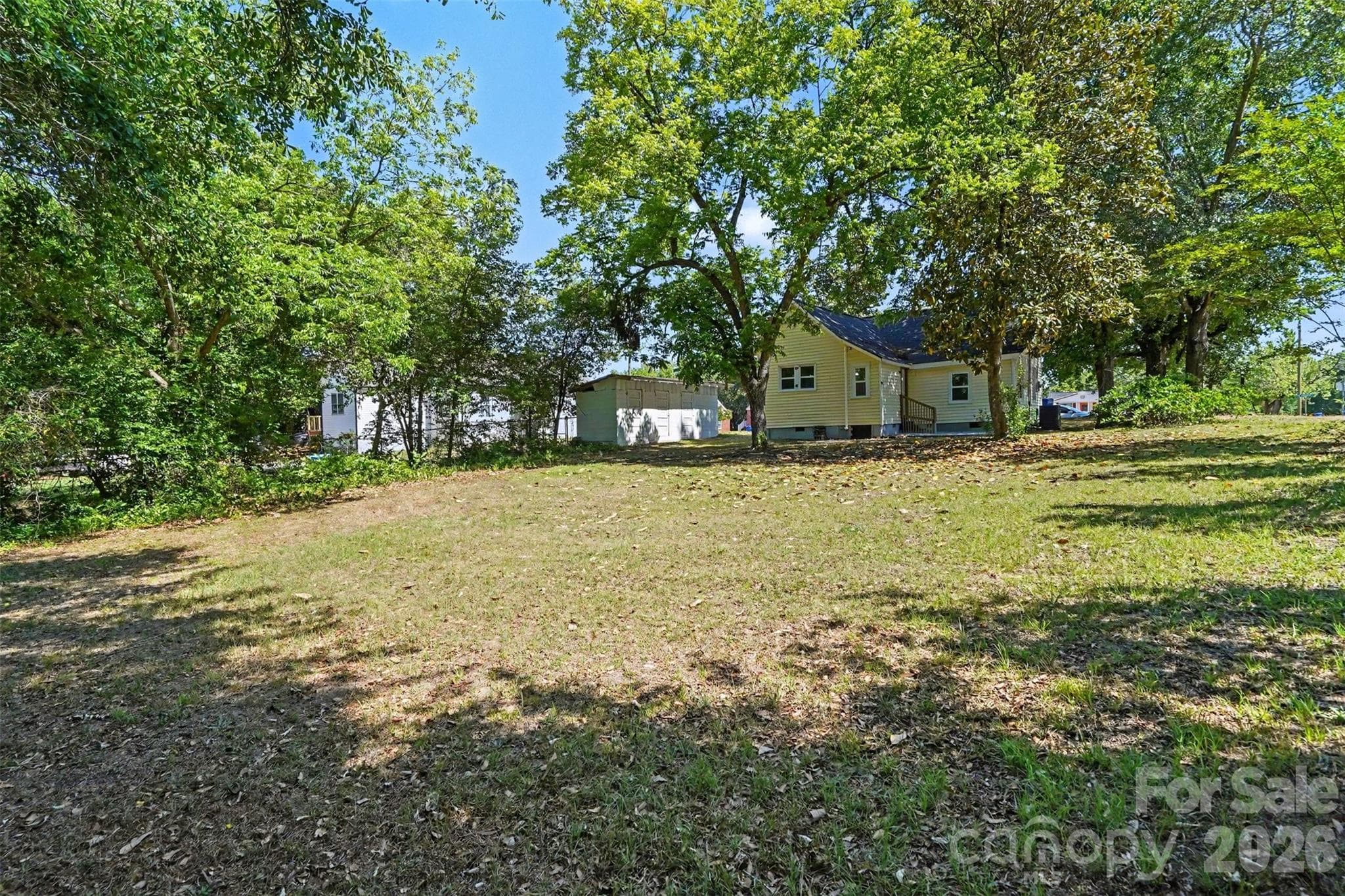 Spacious Backyard - 503 E McGregor Street, Pageland