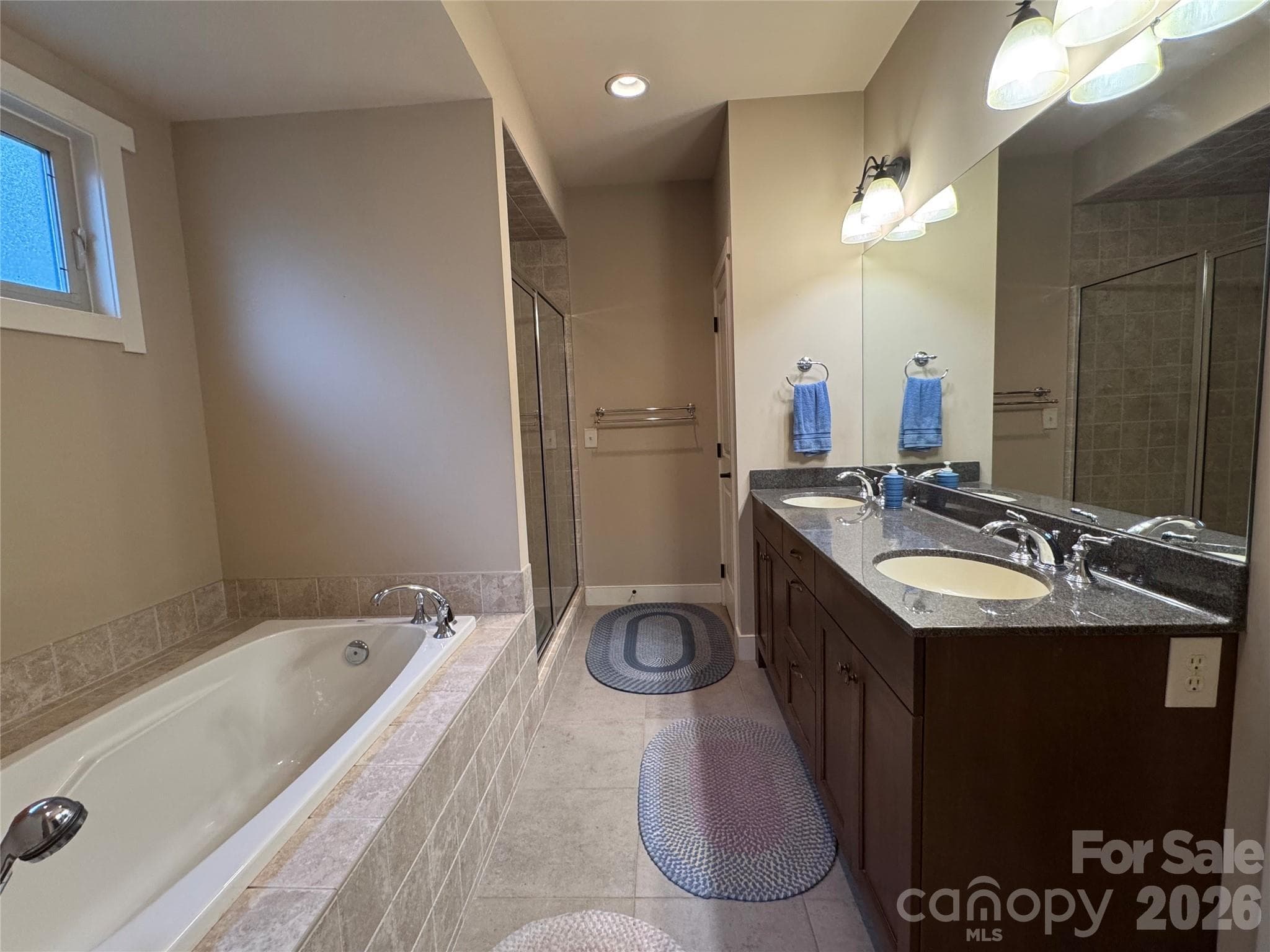 Single Family Residence at 894 Dunroy Drive, Hendersonville, photo 29 of 39
