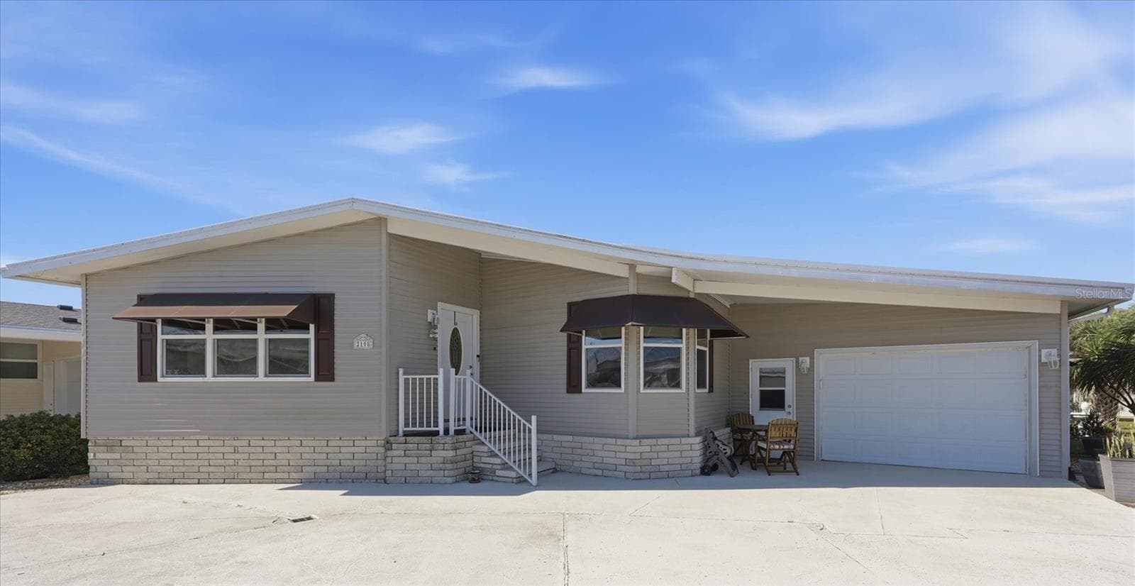 Manufactured Home at 2108 ILLINOIS AVE, BRADENTON, photo 2 of 42