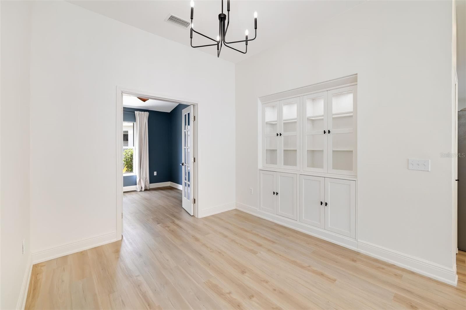 Single Family Residence at 6226 BLUEFLOWER CT, LAKEWOOD RANCH, photo 12 of 82