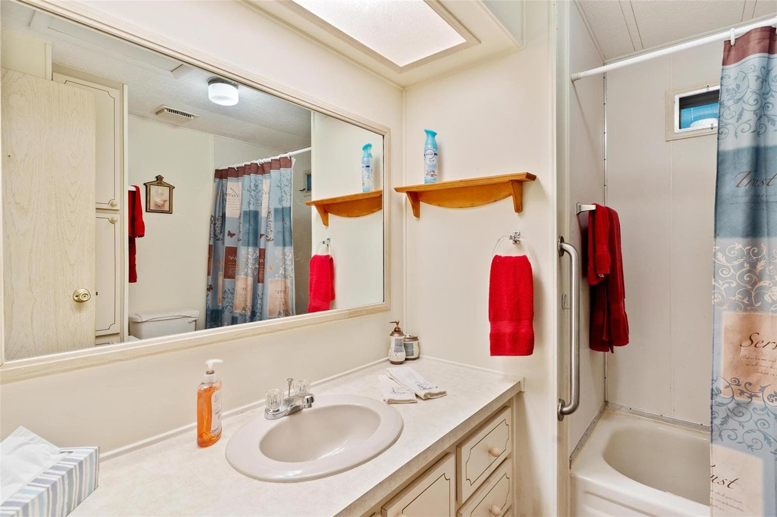 Manufactured Home at 717 W COACH N FOUR DR, LEESBURG, photo 18 of 29