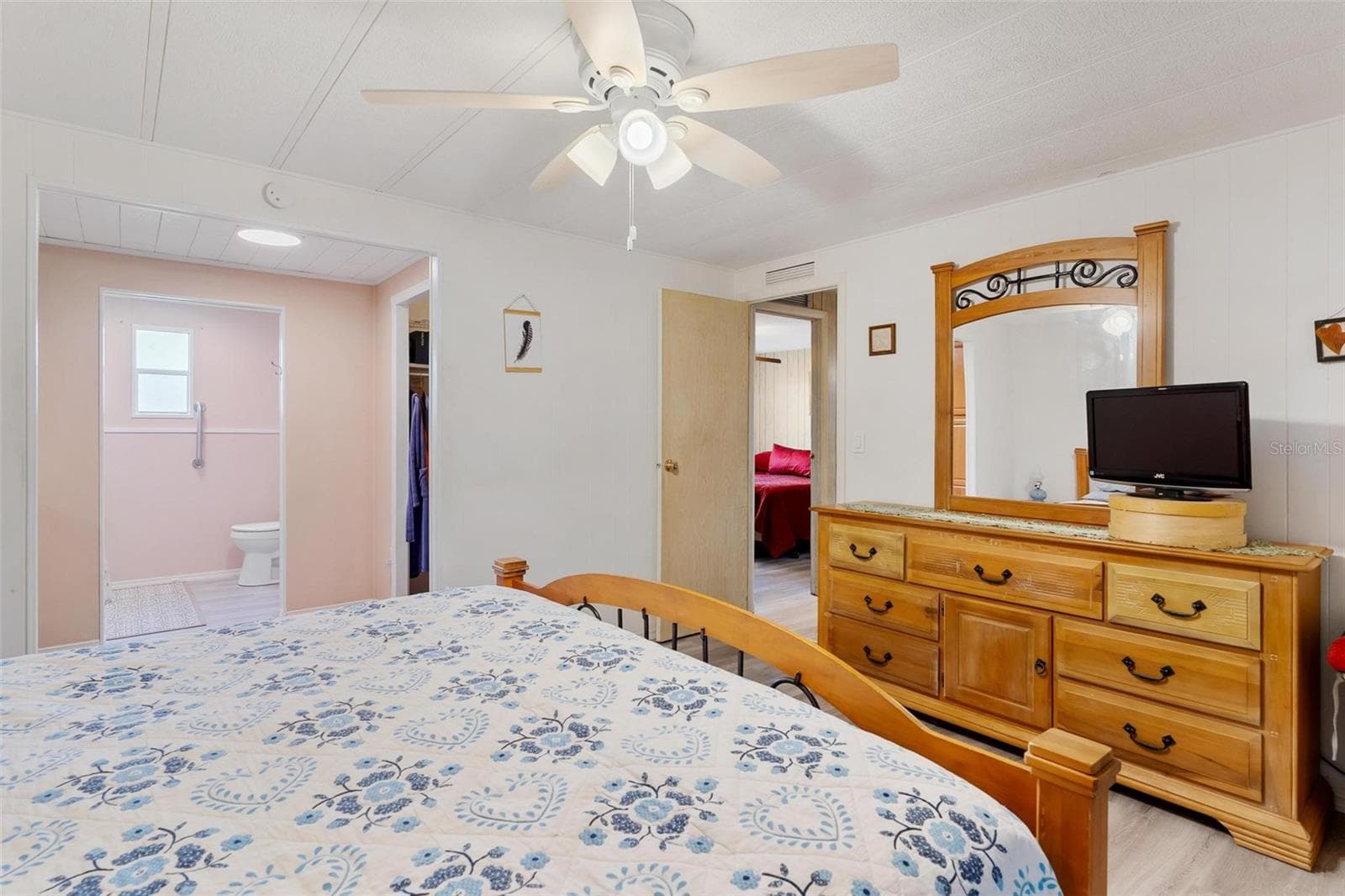 Manufactured Home at 717 W COACH N FOUR DR, LEESBURG, photo 22 of 29