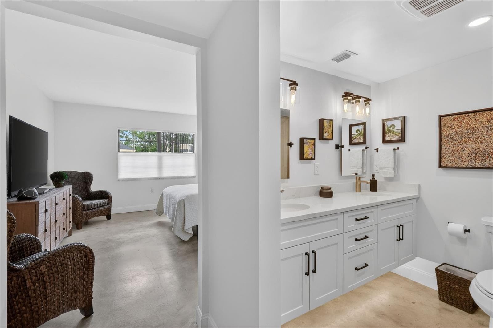 Condominium at 101 N GRANDVIEW ST #1, MOUNT DORA, photo 18 of 64