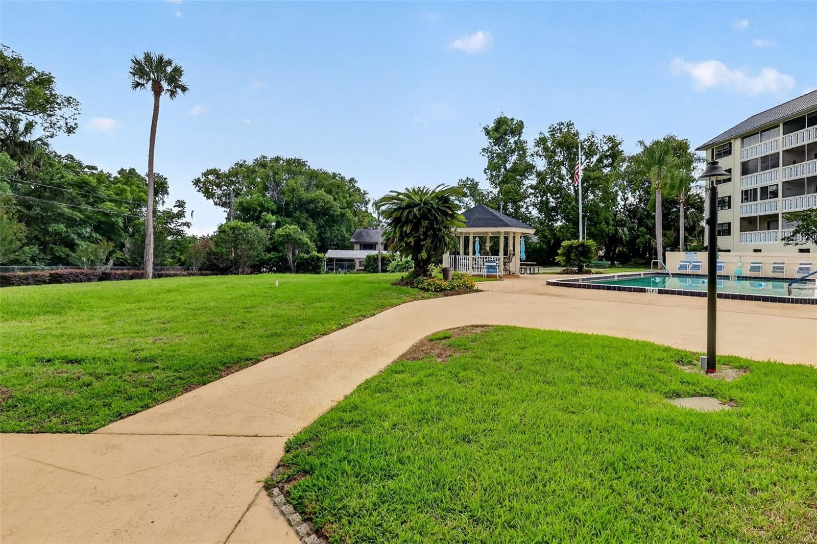 Condominium at 101 N GRANDVIEW ST #1, MOUNT DORA, photo 35 of 64