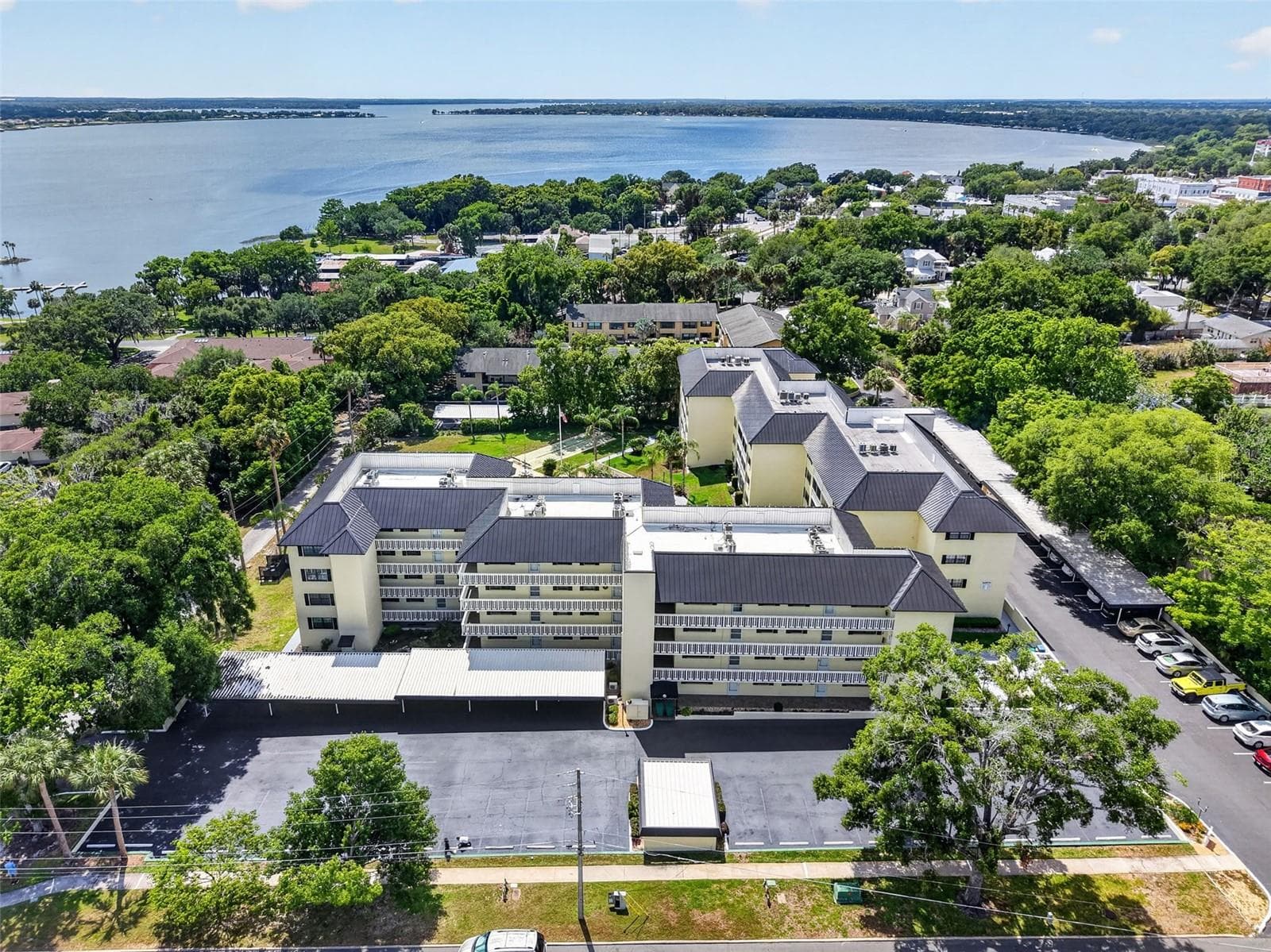 Condominium at 101 N GRANDVIEW ST #1, MOUNT DORA, photo 38 of 64