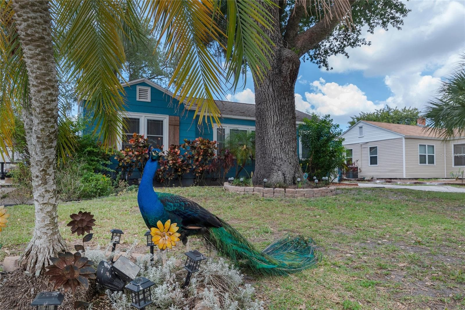 Single Family Residence at 912 CORNELIUS AVE, TAMPA, photo 3 of 47