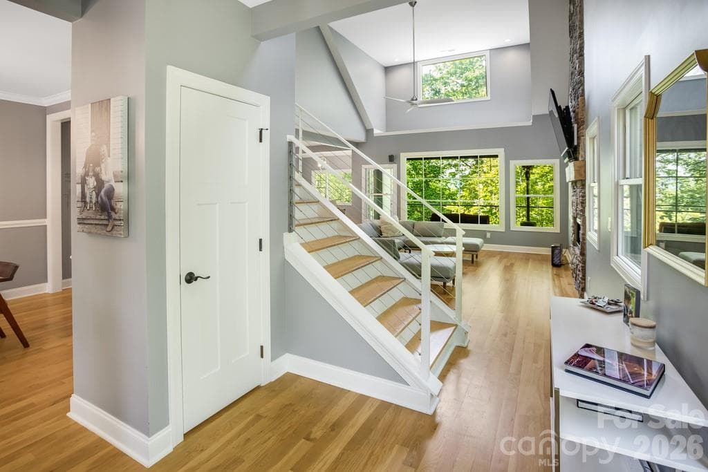 Foyer Entry - Hendersonville