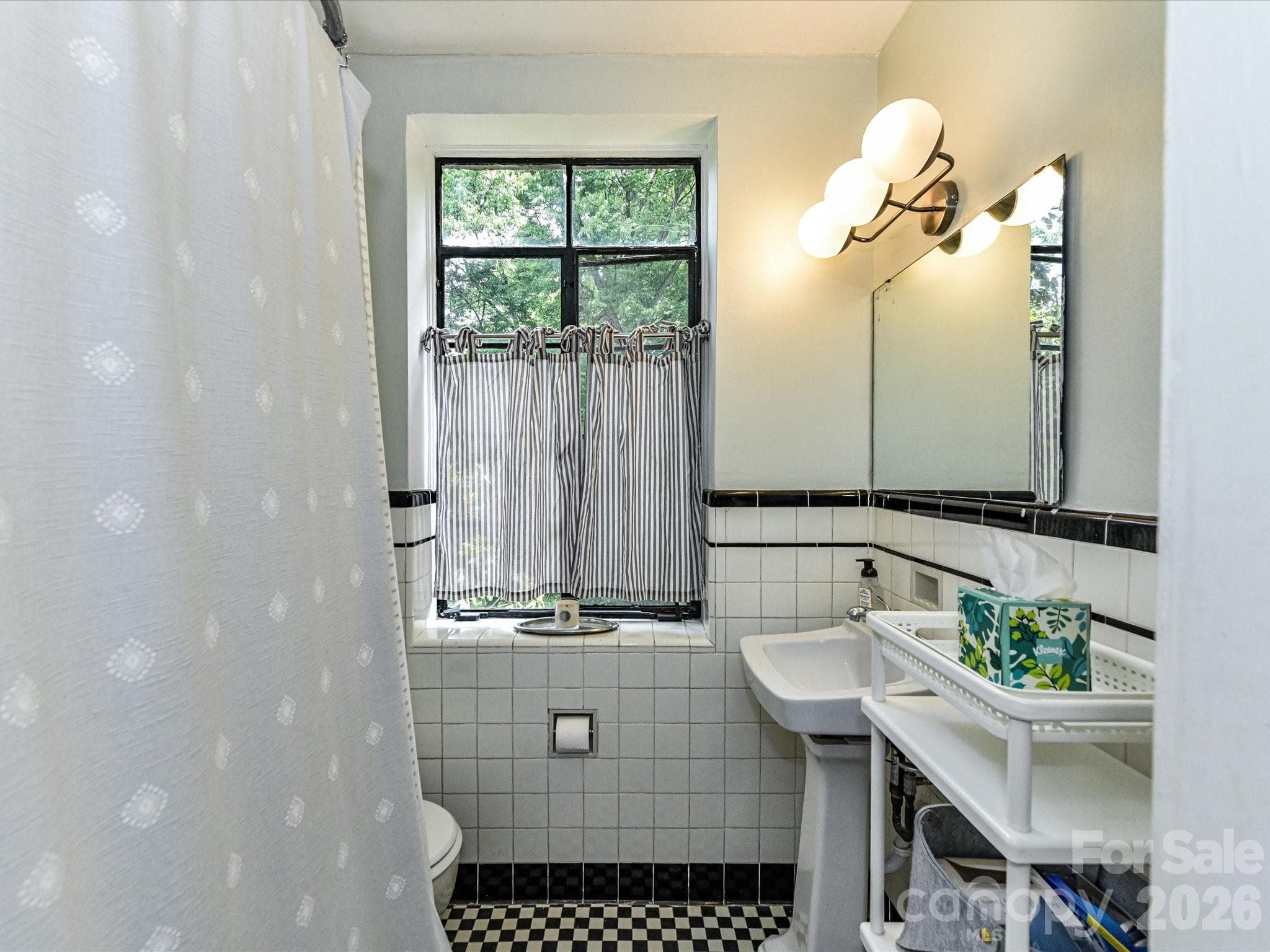 Condominium at 1121 Myrtle Avenue, Charlotte, photo 20 of 22