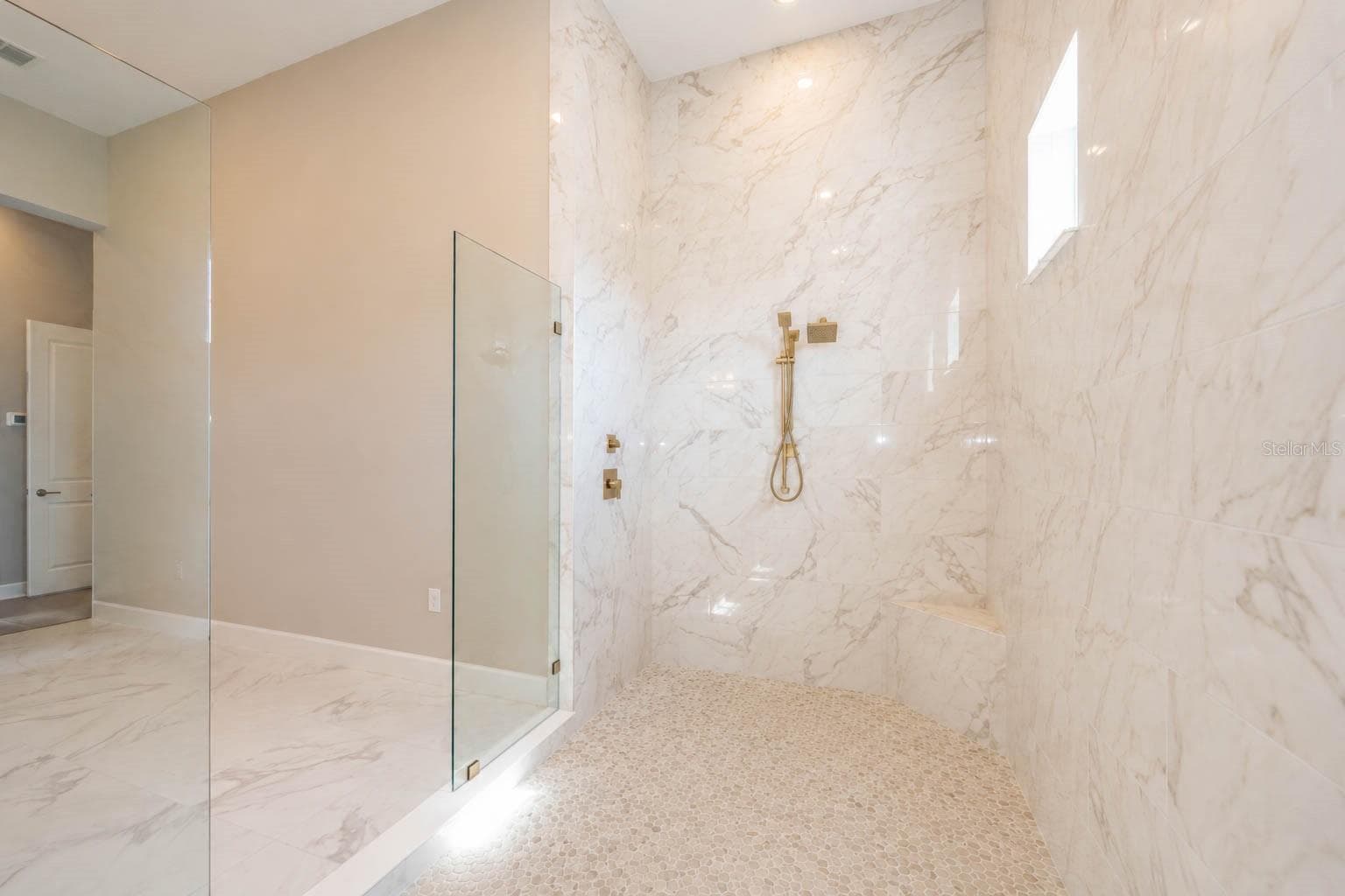 MASTER BATH - 4866 FRECCIA LOOP, WESLEY CHAPEL