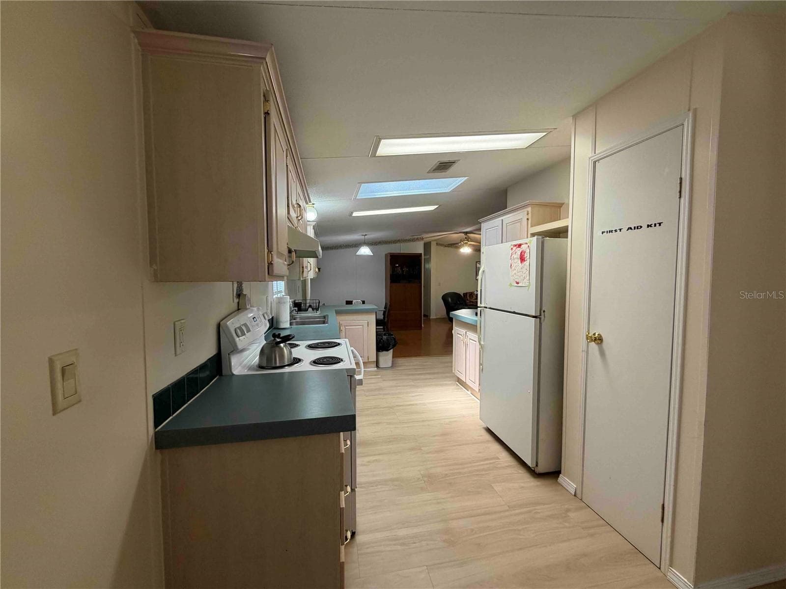 Manufactured Home at 1550 SE 111TH CT, MORRISTON, photo 14 of 63