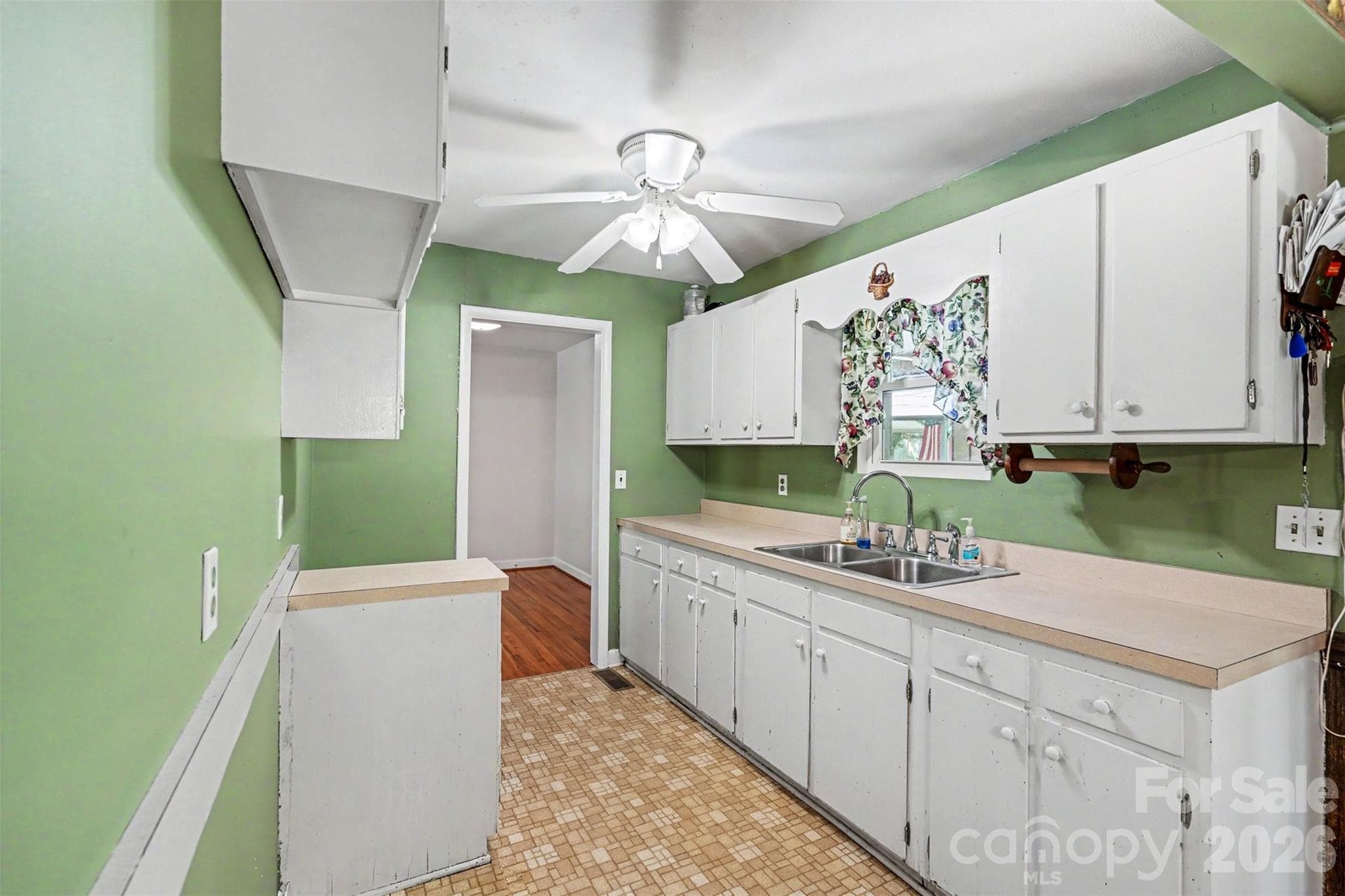 Single Family Residence at 1304 Shannon Drive, Wadesboro, photo 21 of 32