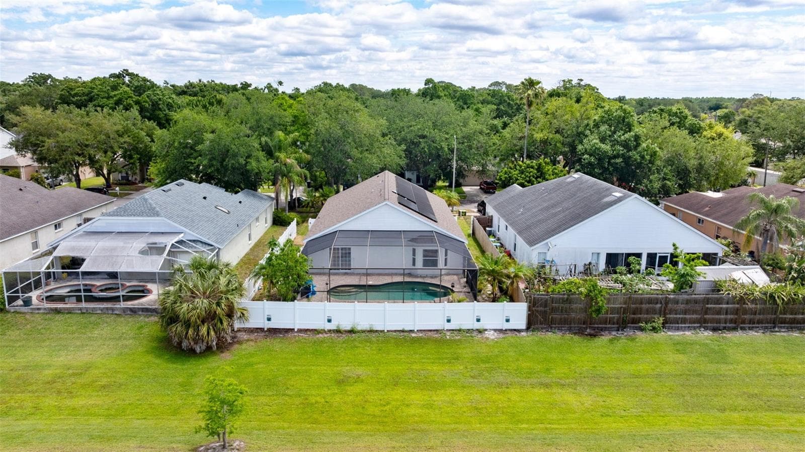 Single Family Residence at 11708 CARROLLWOOD COVE DR, TAMPA, photo 32 of 34
