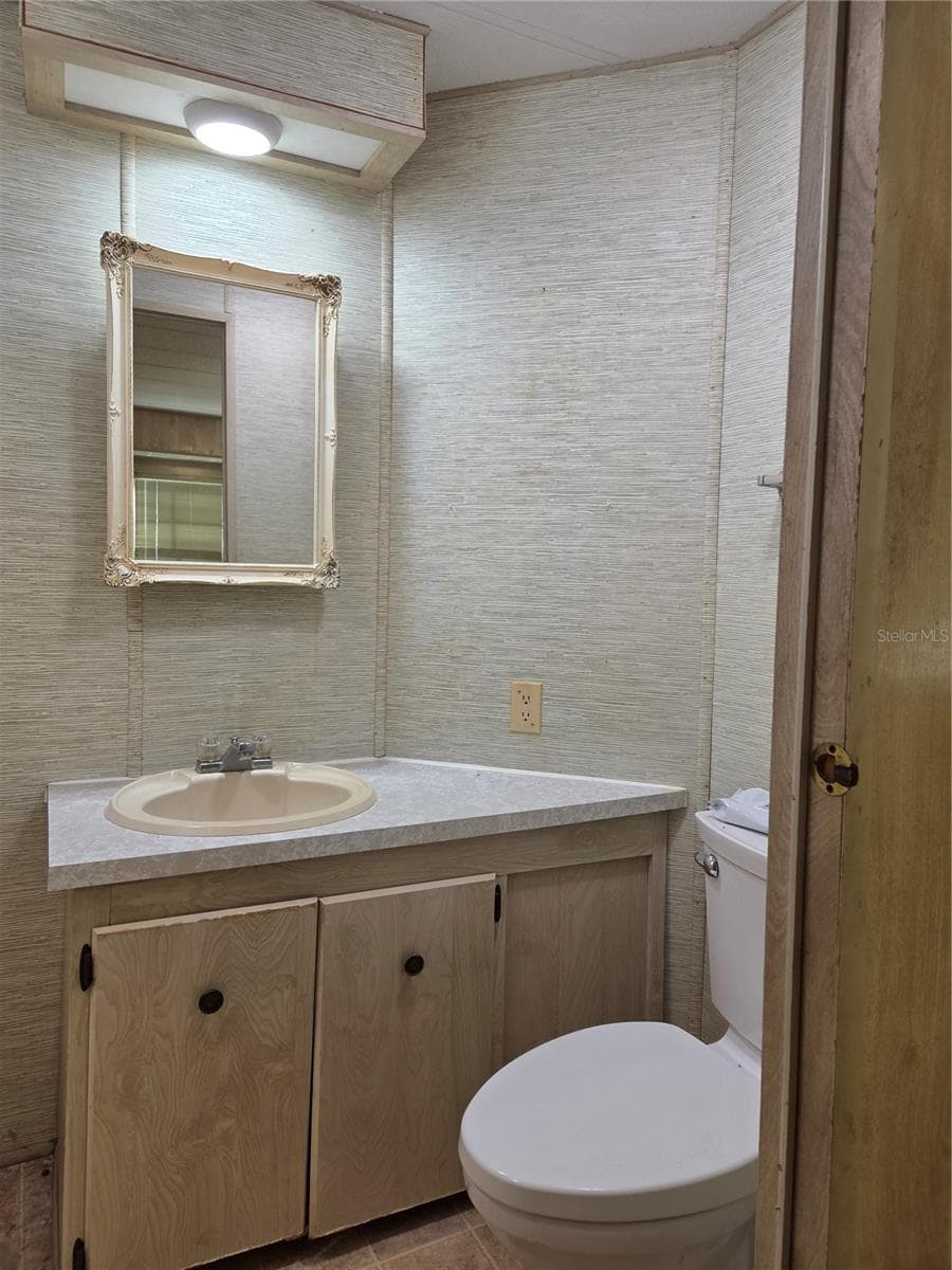Manufactured Home at 8828 KANAWHA RD, RIVERVIEW, photo 7 of 13