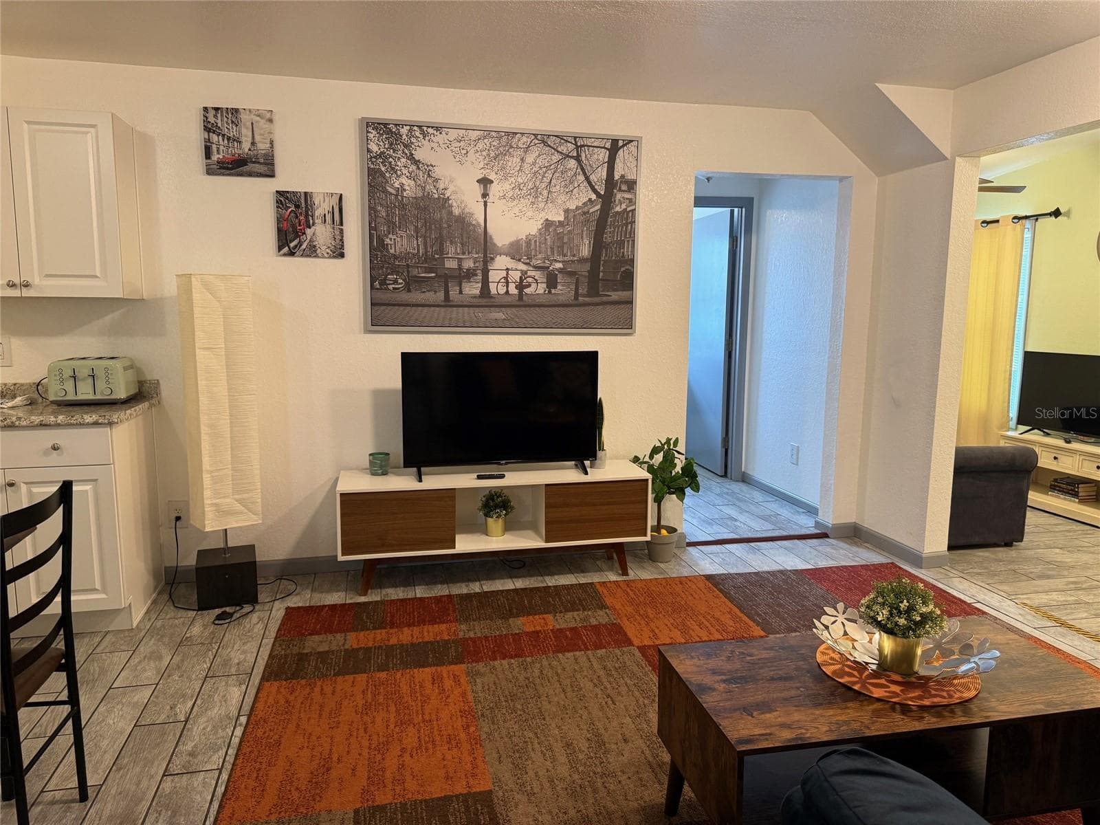 911 living room - 907 N WABASH AVE, LAKELAND