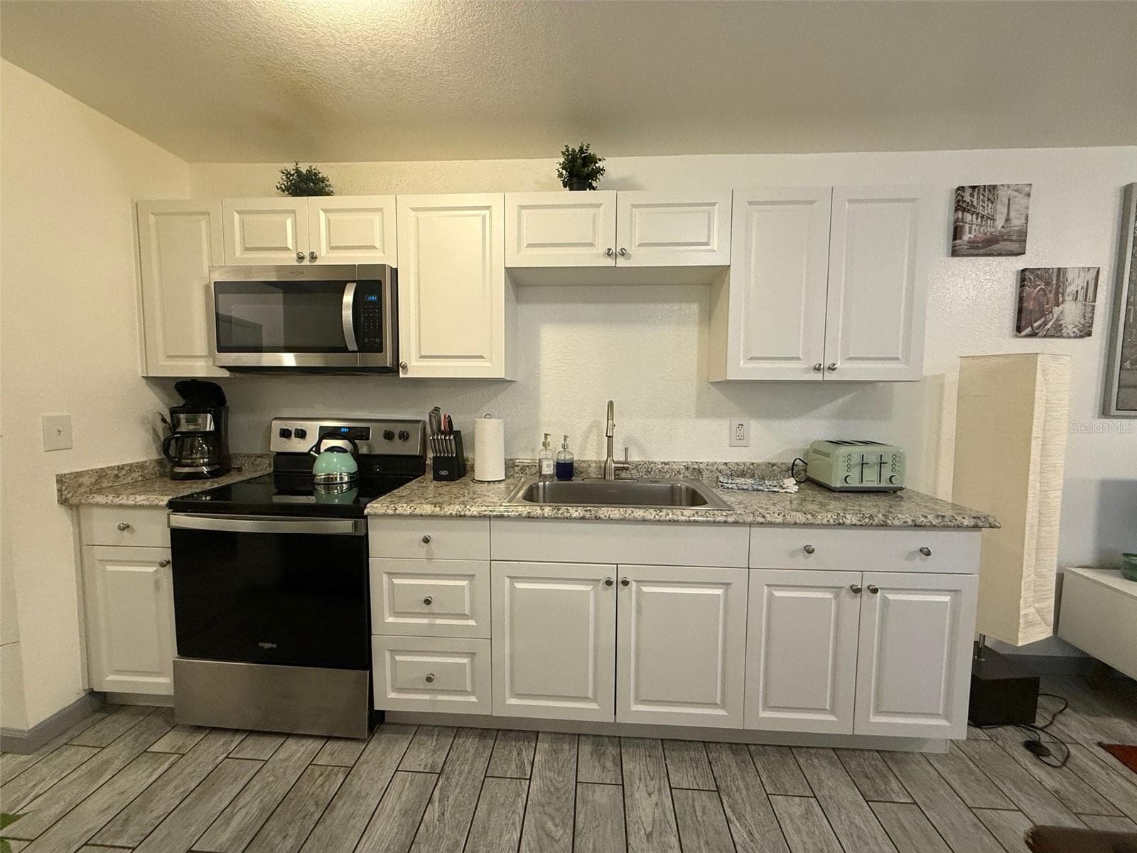 911 kitchen - 907 N WABASH AVE, LAKELAND