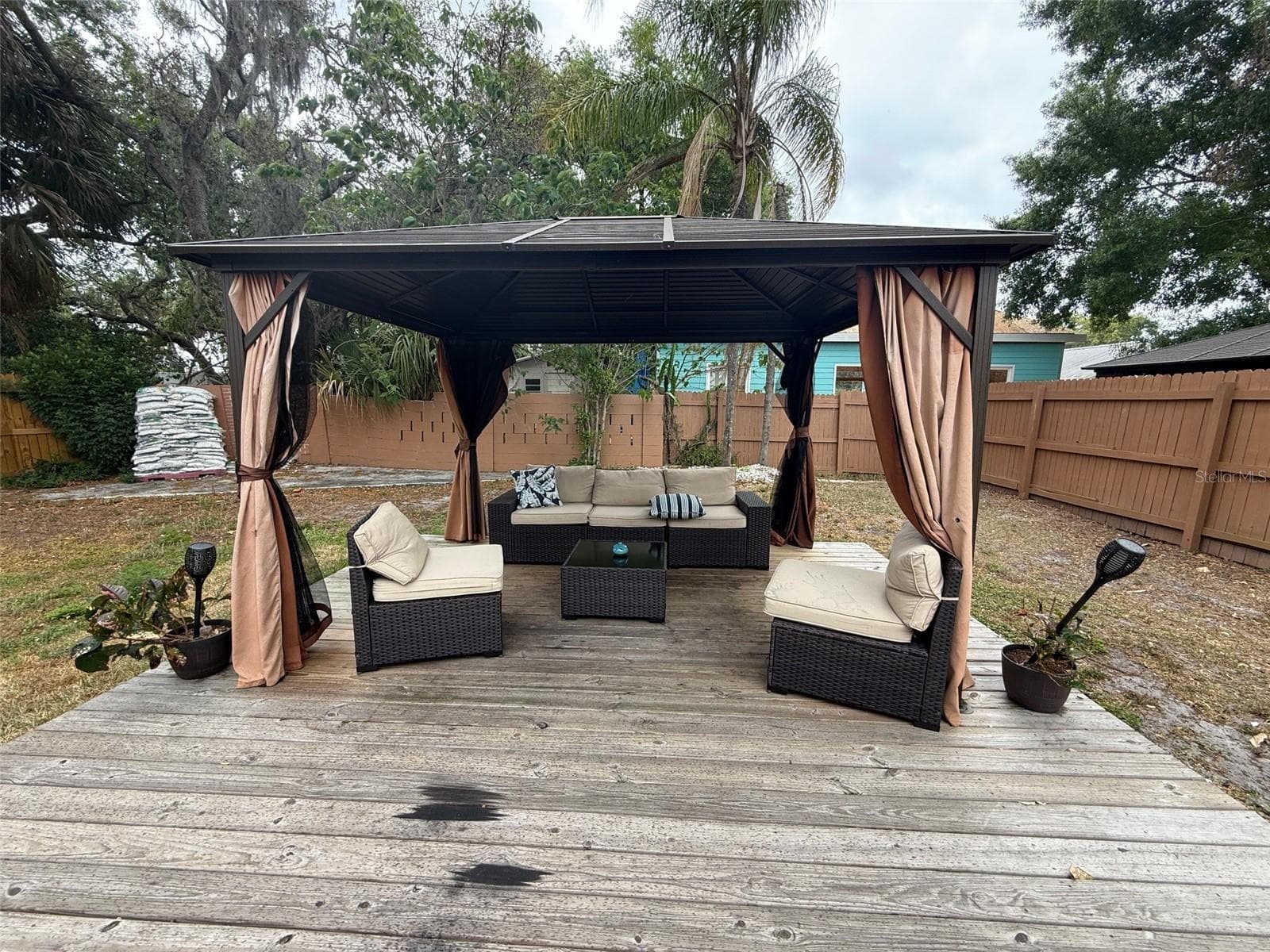 911 private patio - 907 N WABASH AVE, LAKELAND