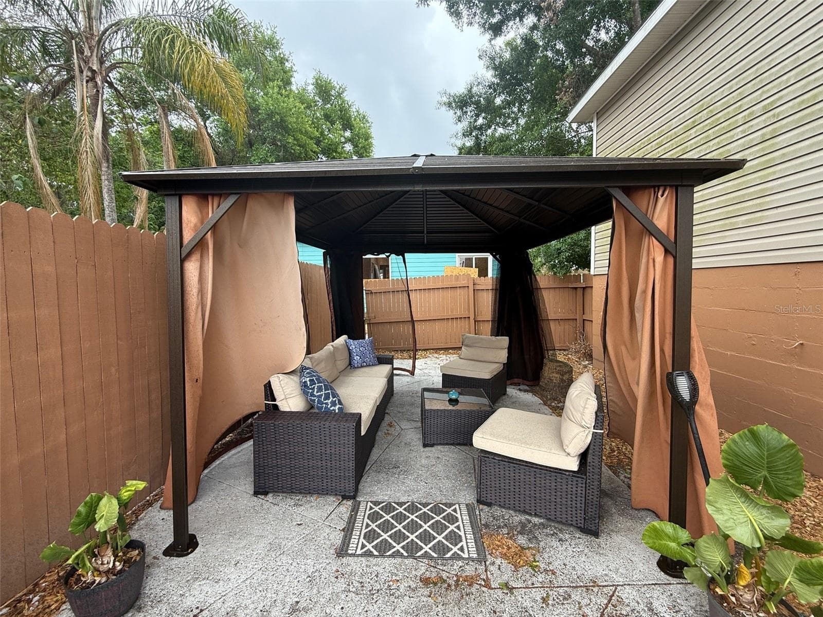 907 rear patio - 907 N WABASH AVE, LAKELAND