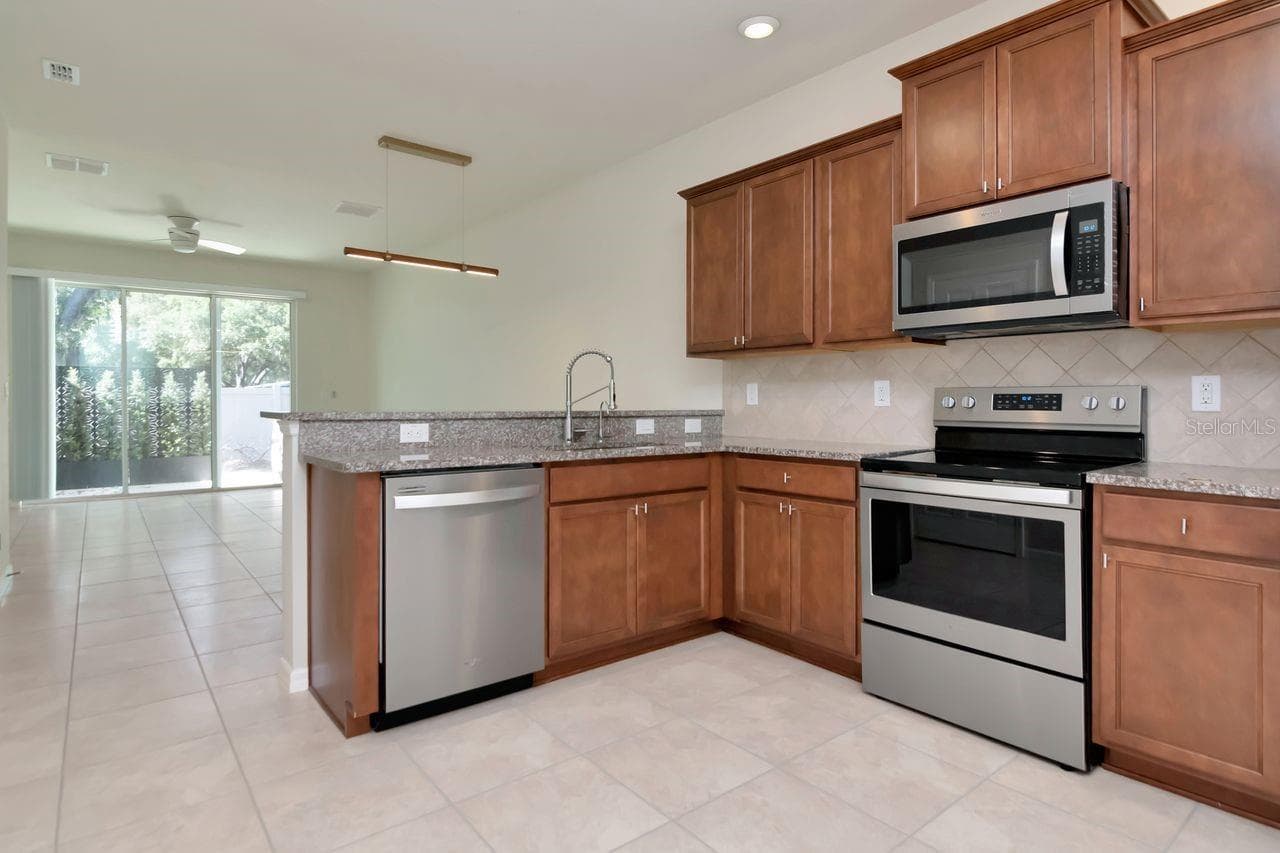 Townhouse at 5368 SYLVESTER LOOP, TAMPA, photo 29 of 56