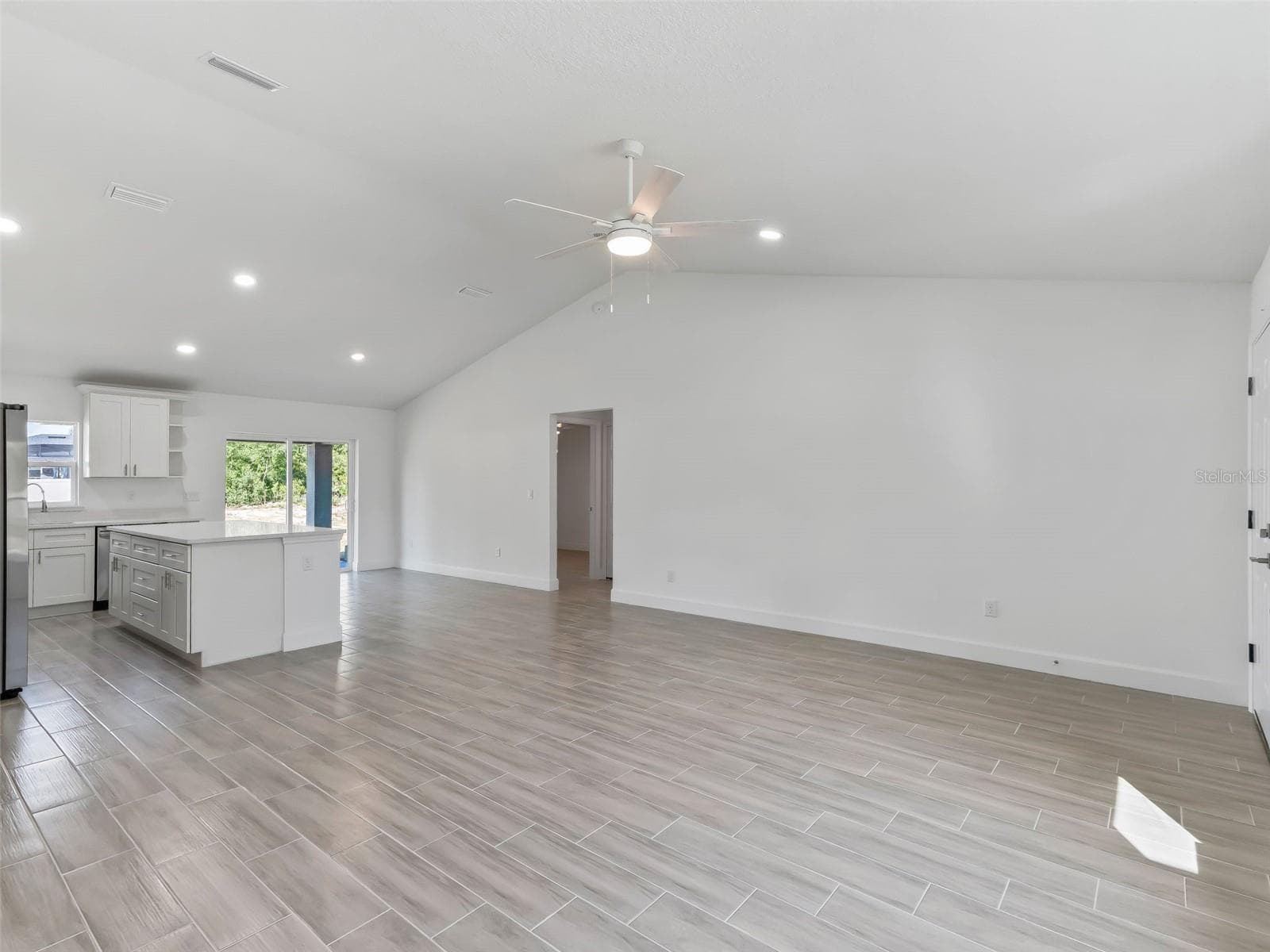 Single Family Residence at 4994 SW 166TH LOOP, OCALA, photo 6 of 40