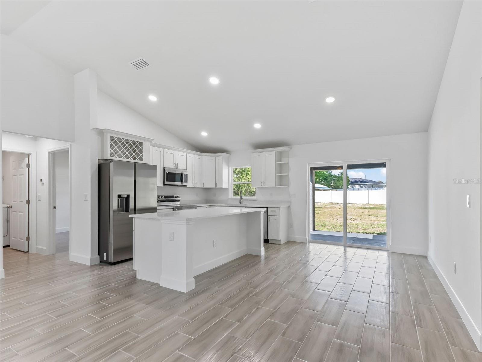 Single Family Residence at 4994 SW 166TH LOOP, OCALA, photo 7 of 40