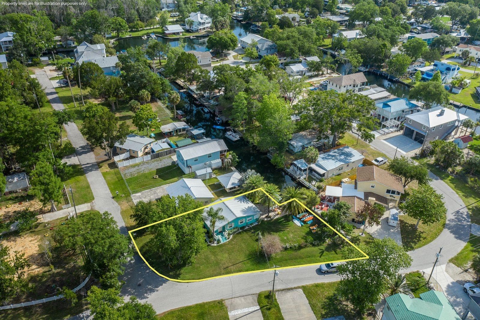Single Family Residence at 5473 DARLENE ST, WEEKI WACHEE, photo 5 of 51