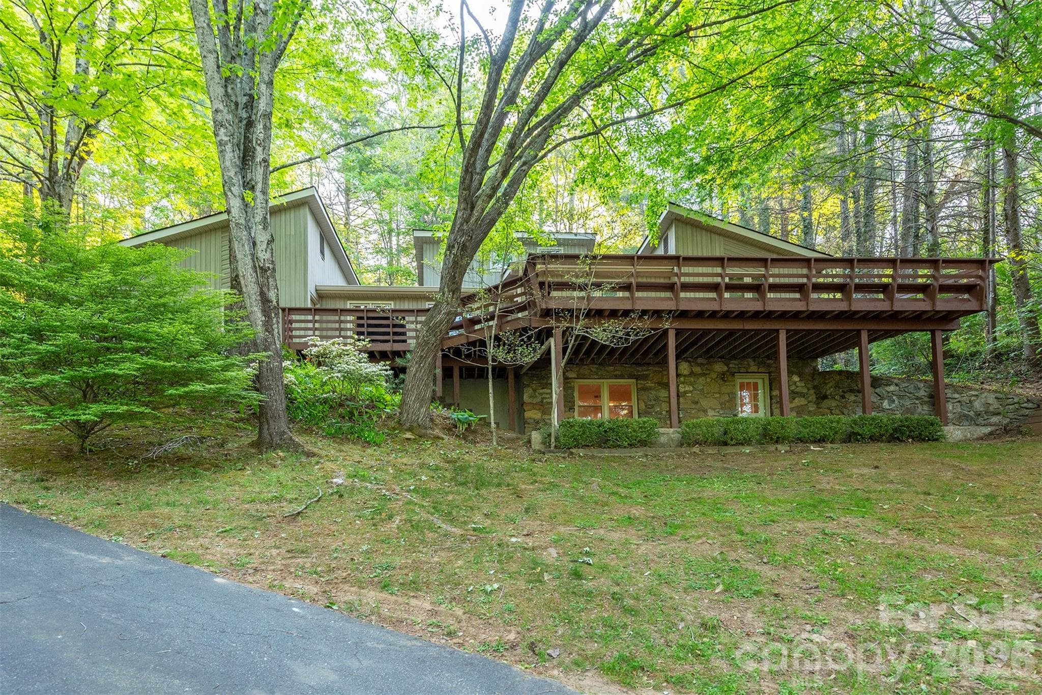 Single Family Residence at 58 Ballantree Drive, Asheville, photo 3 of 48