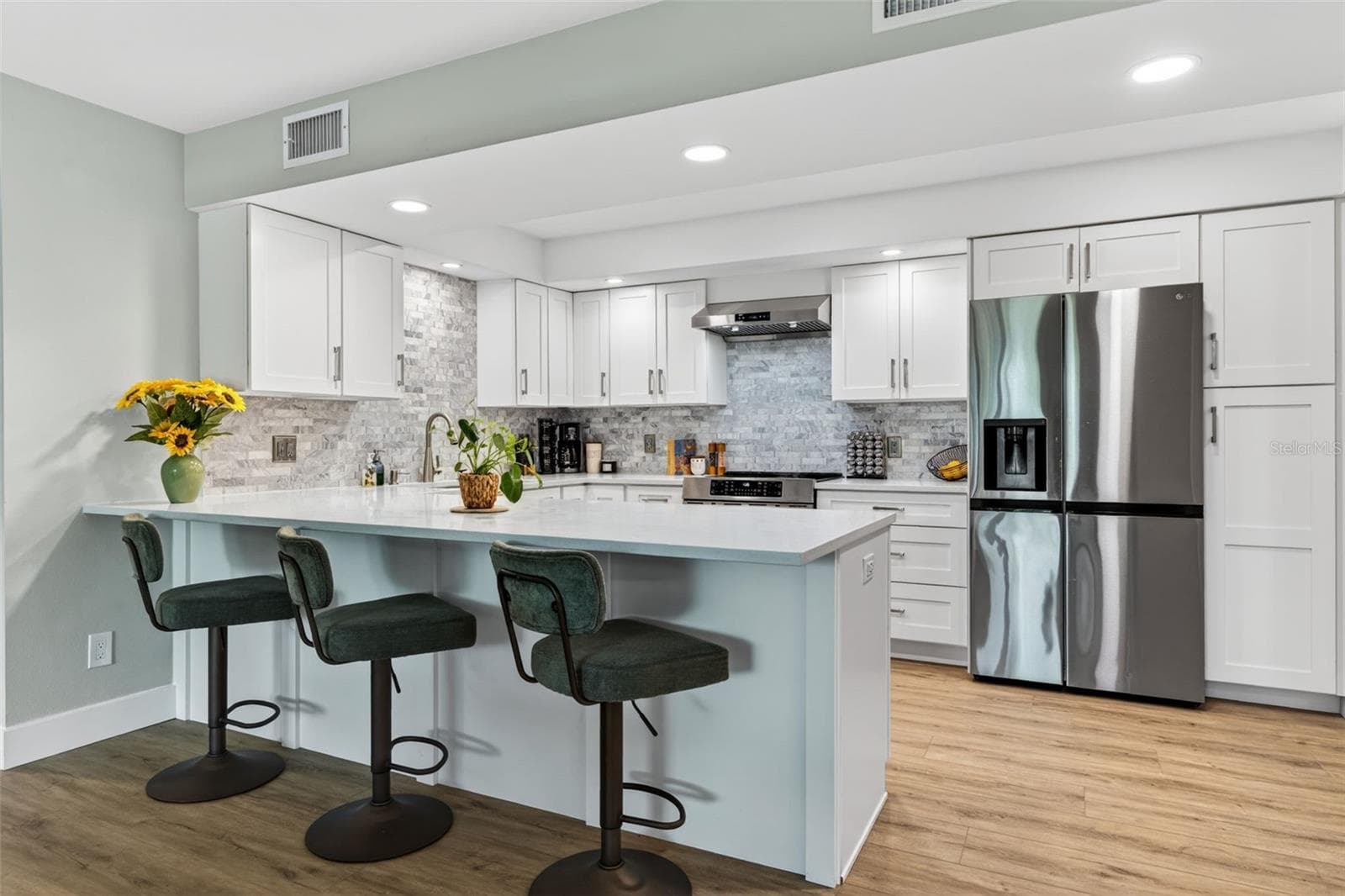 Kitchen - 100 OAKMONT LN #107 & 108, BELLEAIR