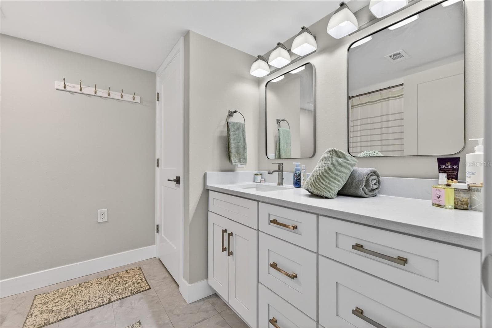 Bathroom 2 - 100 OAKMONT LN #107 & 108, BELLEAIR