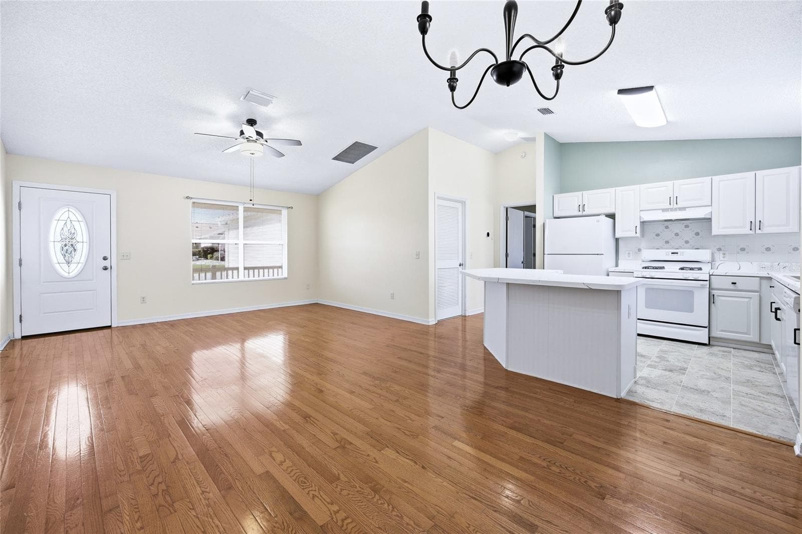 Single Family Residence at 17705 SE 93RD HAWTHORNE AVE, THE VILLAGES, photo 10 of 46