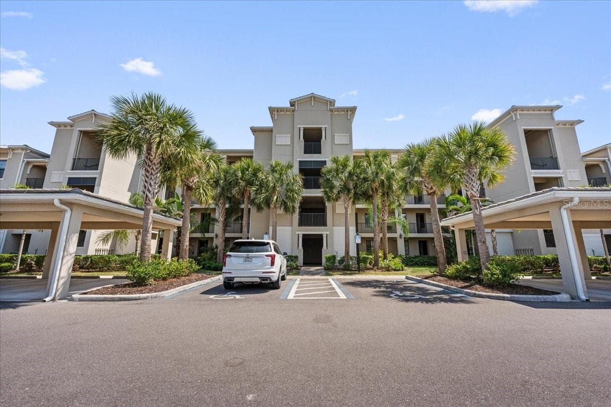 Condominium at 18114 GAWTHROP DR #304, BRADENTON, photo 2 of 23