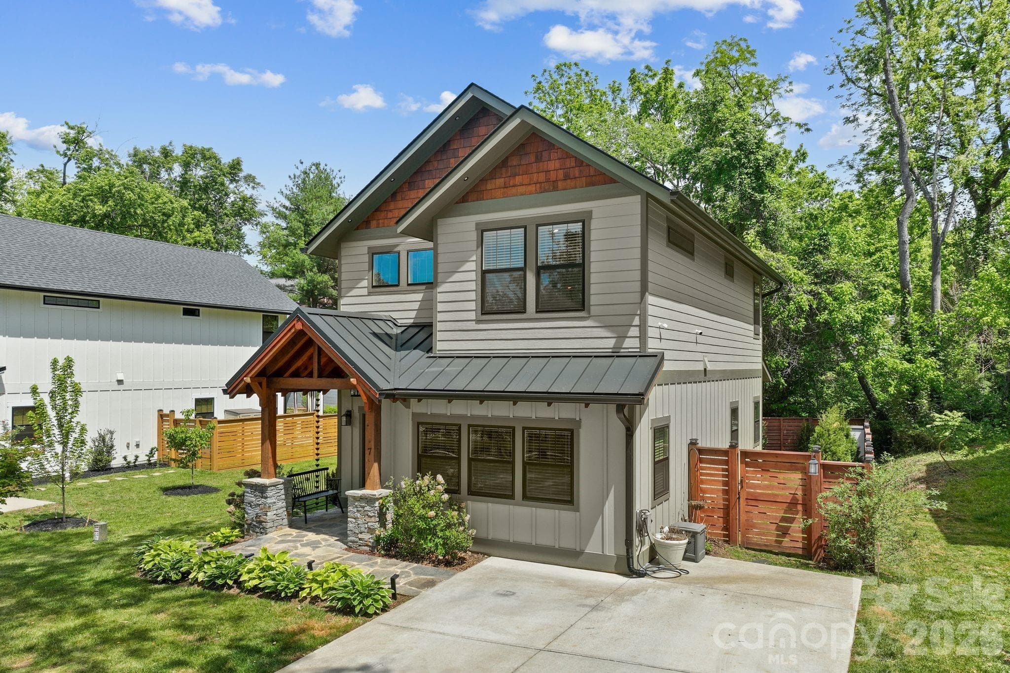 Front 3/4 view of house - 7 Acona Lane, Asheville