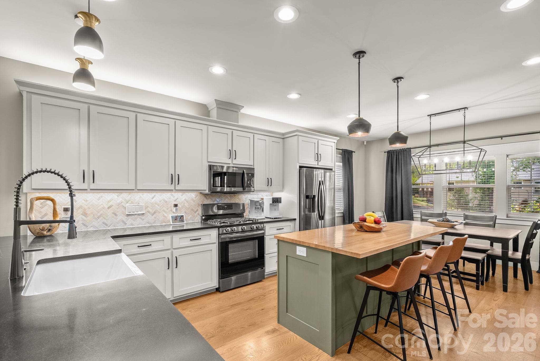 Kitchen - 7 Acona Lane, Asheville
