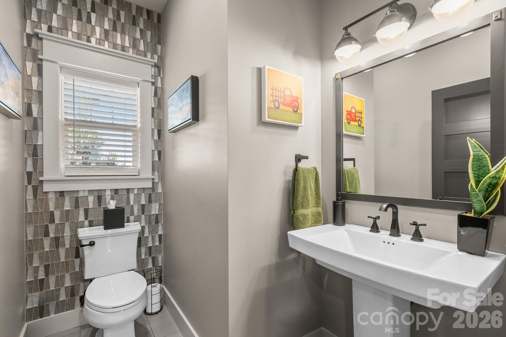 Main Level Powder Room - 7 Acona Lane, Asheville