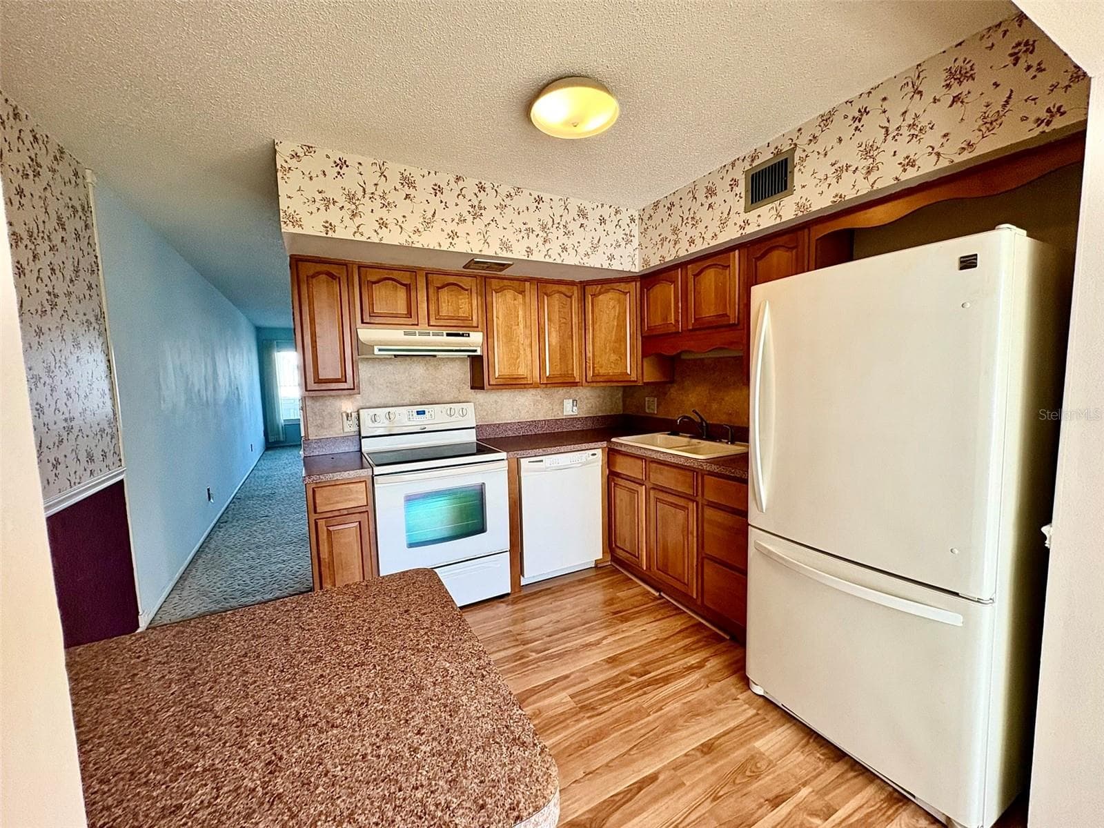 Condominium at 2428 COLUMBIA DR #36, CLEARWATER, photo 11 of 43
