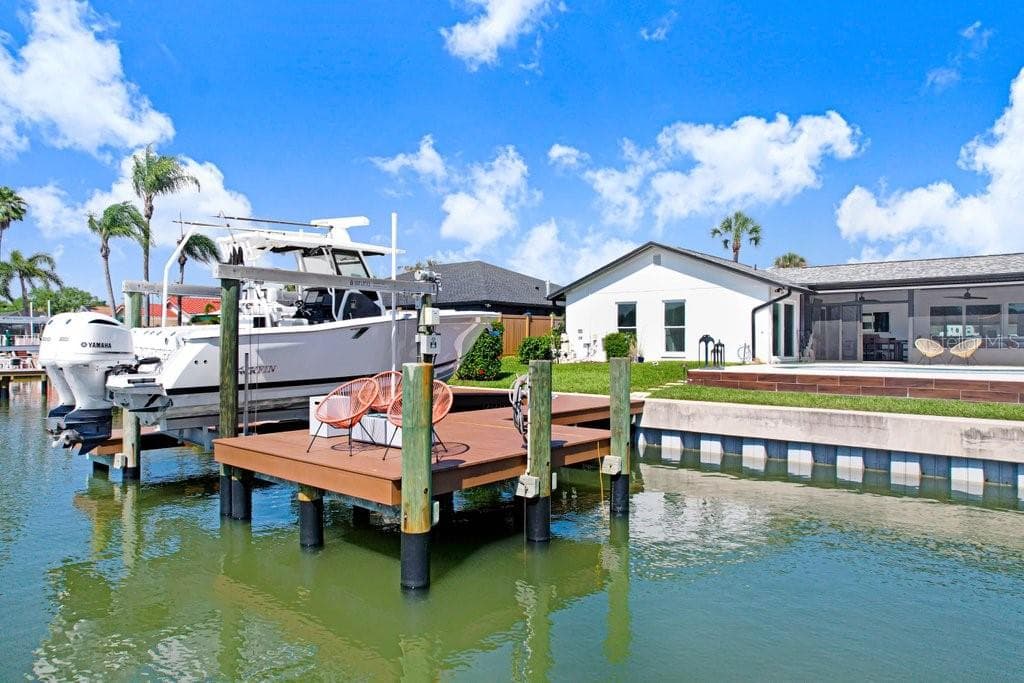 Single Family Residence at 3926 VENETIAN WAY, TAMPA, photo 31 of 39
