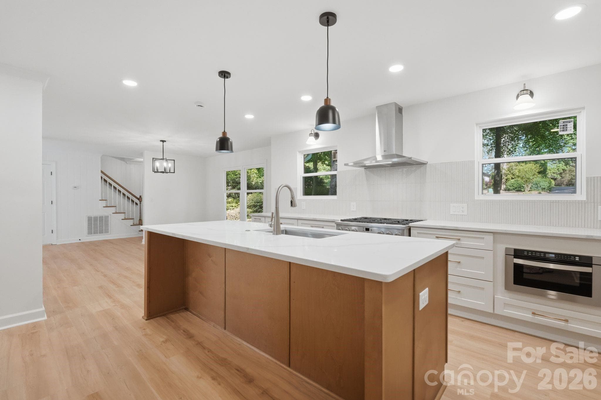 Single Family Residence at 3323 Lincoln Lane, Gastonia, photo 4 of 52
