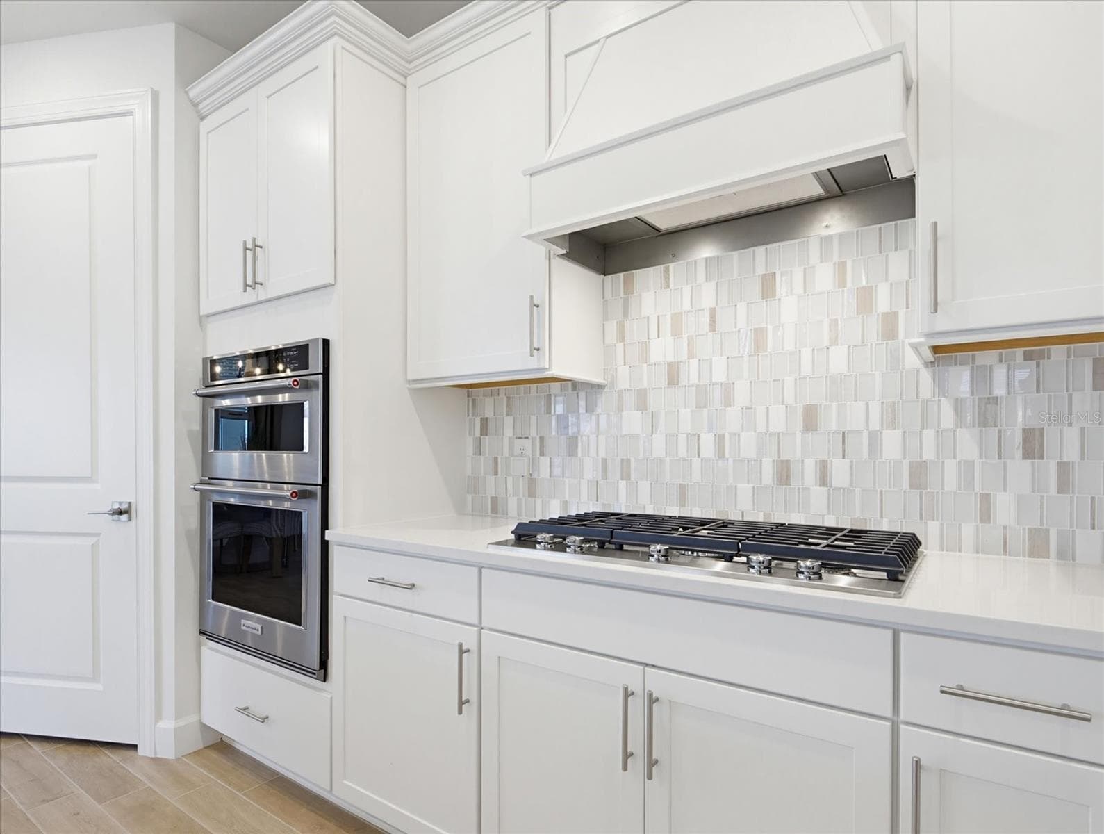 Single Family Residence at 10408 SEA BREEZE RIDGE DR, ENGLEWOOD, photo 9 of 75