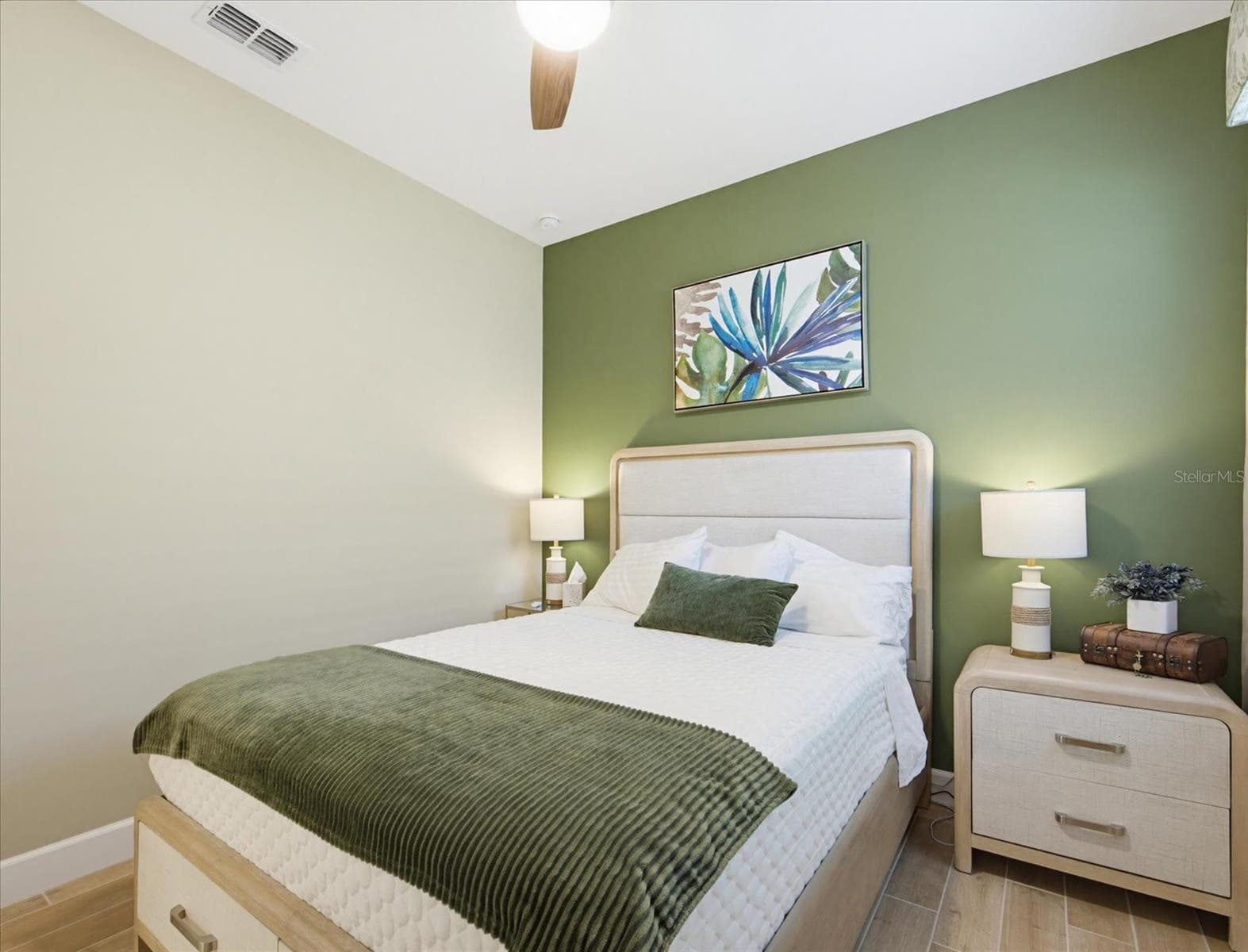 Single Family Residence at 10408 SEA BREEZE RIDGE DR, ENGLEWOOD, photo 25 of 75