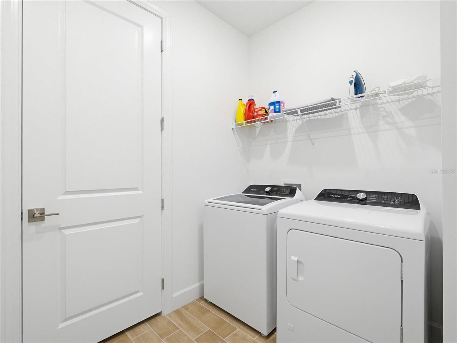 Single Family Residence at 10408 SEA BREEZE RIDGE DR, ENGLEWOOD, photo 35 of 75