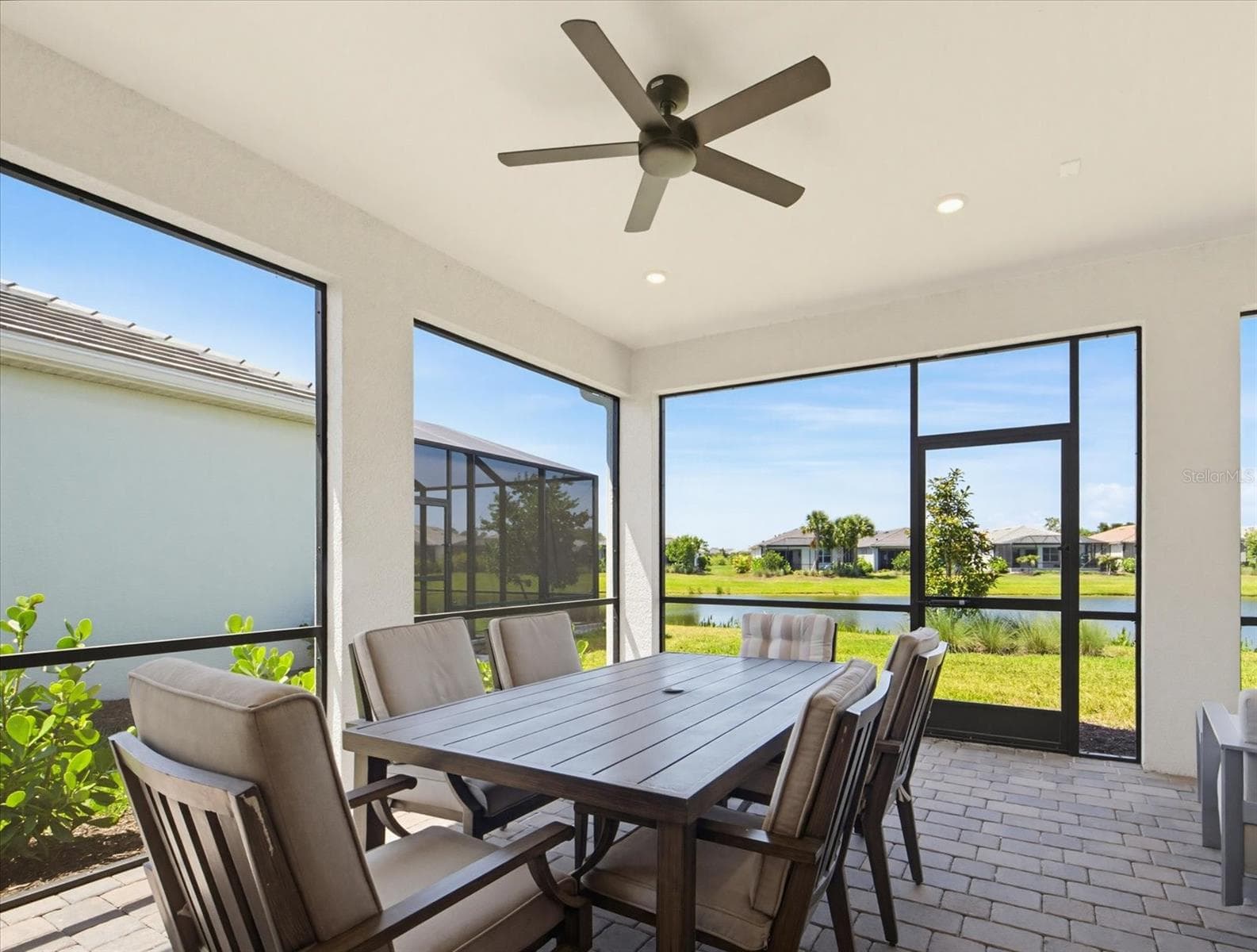 Single Family Residence at 10408 SEA BREEZE RIDGE DR, ENGLEWOOD, photo 41 of 75