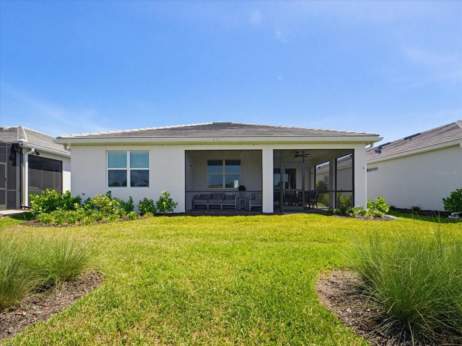 Single Family Residence at 10408 SEA BREEZE RIDGE DR, ENGLEWOOD, photo 42 of 75