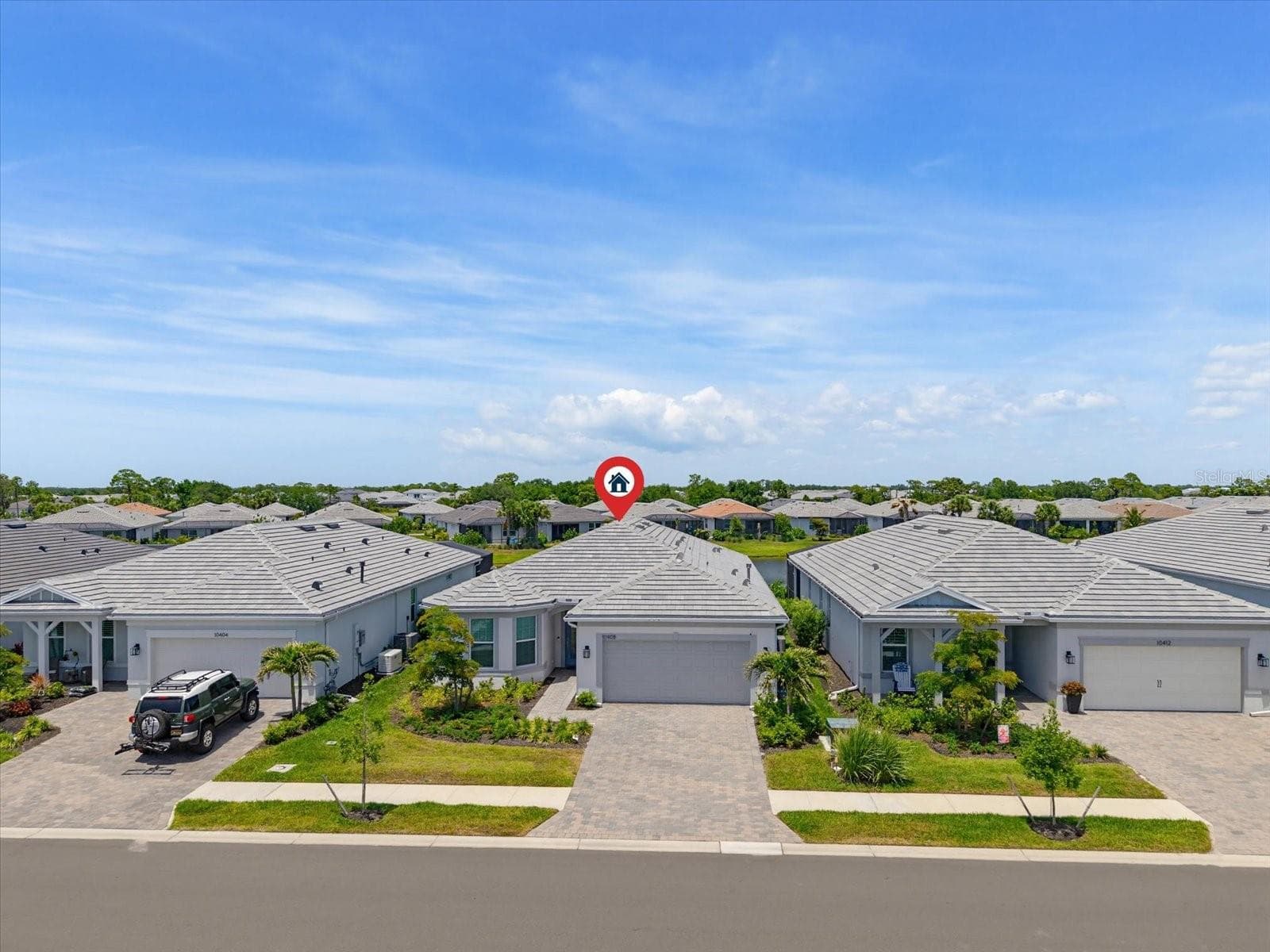 Single Family Residence at 10408 SEA BREEZE RIDGE DR, ENGLEWOOD, photo 44 of 75